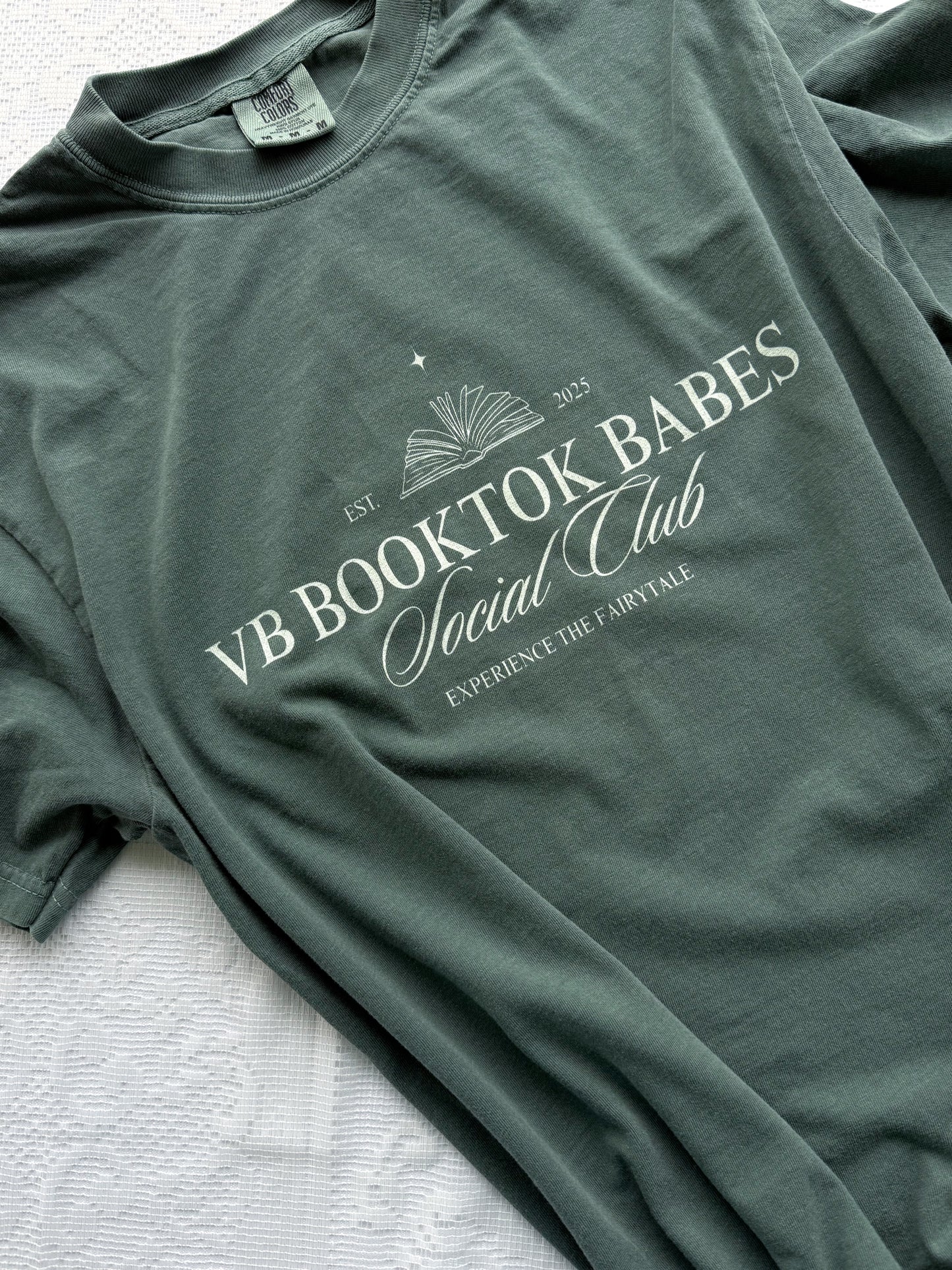 VB Booktok Babes Book Club T-Shirt — Literary Vintage Graphic Tee